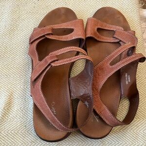 Trotters Katarina color brown women’s 12ww.